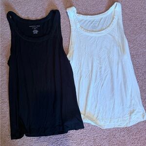 AEO Women's Ribbed Tank Tops (Black and White)